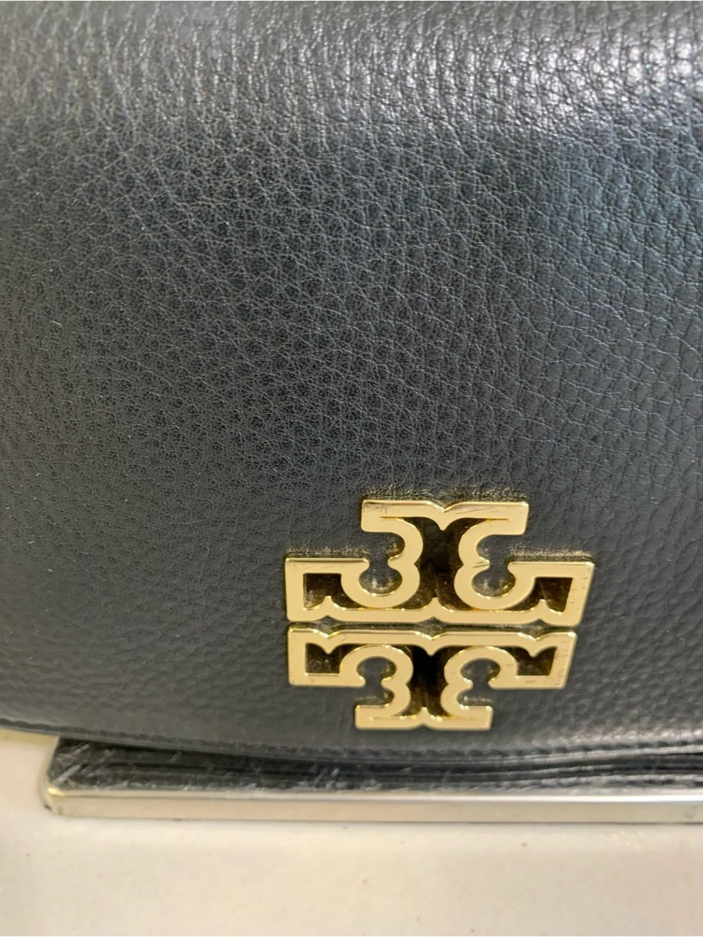 👜💕 Tory Burch Black Leather Shoulder Bag with Gold Logo and Chain Strap
